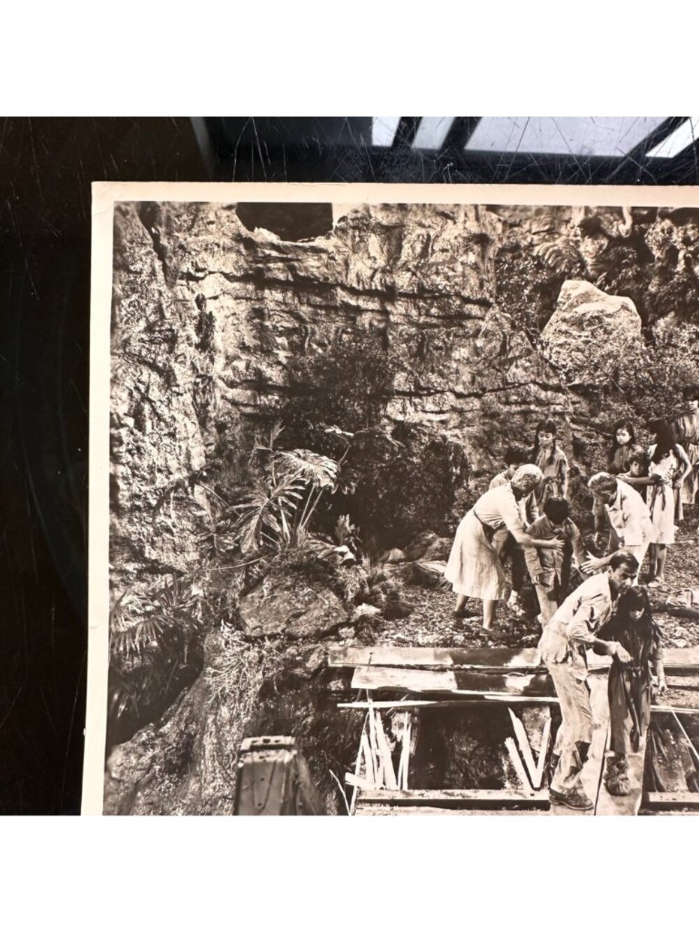 The Devil At 4 OClock 1961 Vintage Movie Still Photo Ravine Scene 10"x8" Black & - Picture 6 of 13